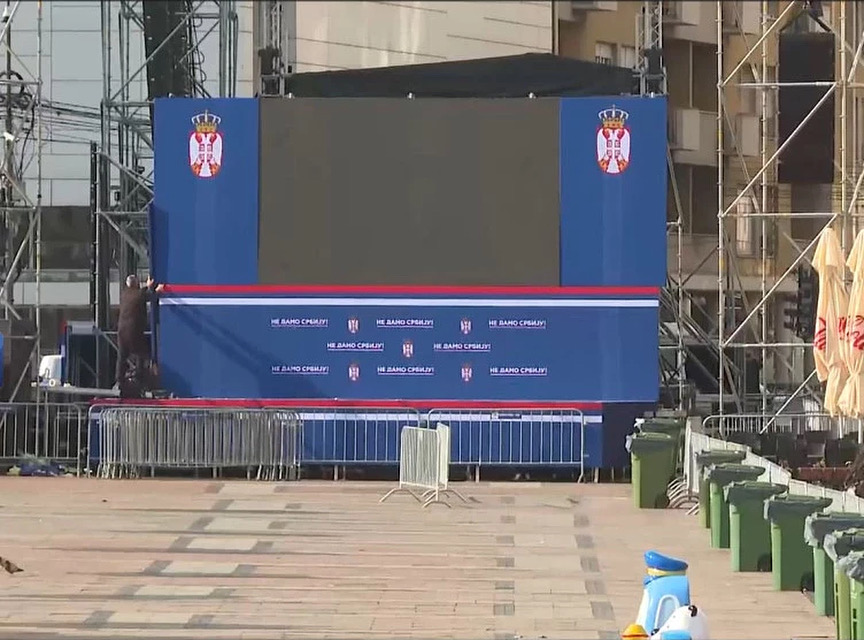 У Нишу све спремно за централни скуп свенародног сабора, грађани се већ окупљају