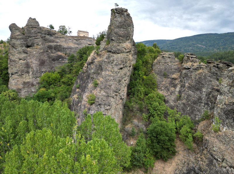 Крст на камену: Природне лепоте Вражјег камена и околине