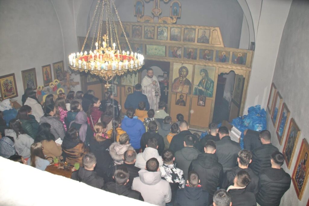 Божићна литургија у Храму Светог Николаја у Трговишту