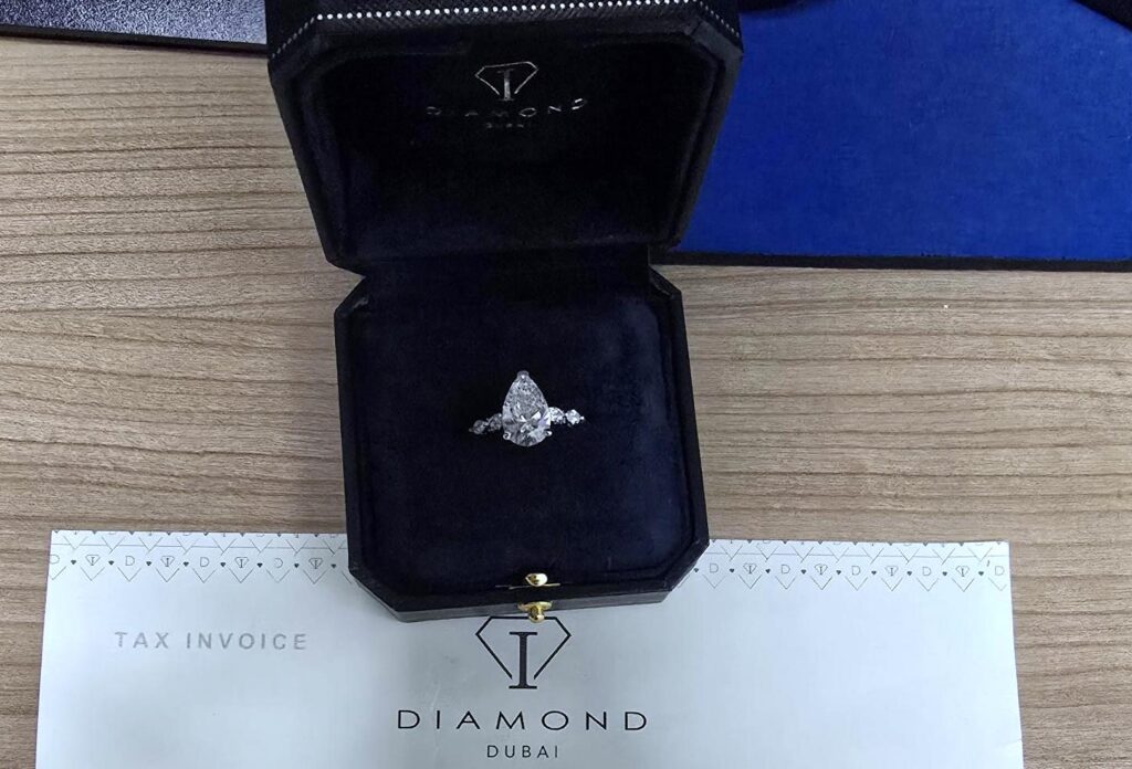 Дијамантски прстен заплењен на граничном прелазу Прешево