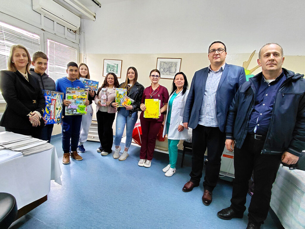 Уручени поклони Дечијем одељењу Болнице