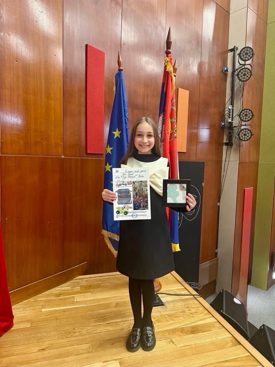 Теа Тасић друга на окружном такмичењу у рецитовању