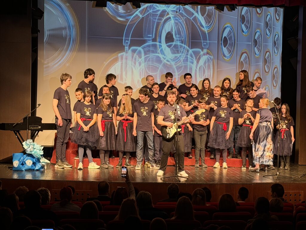 Инклузивни хор “Свитац” одушевио публику