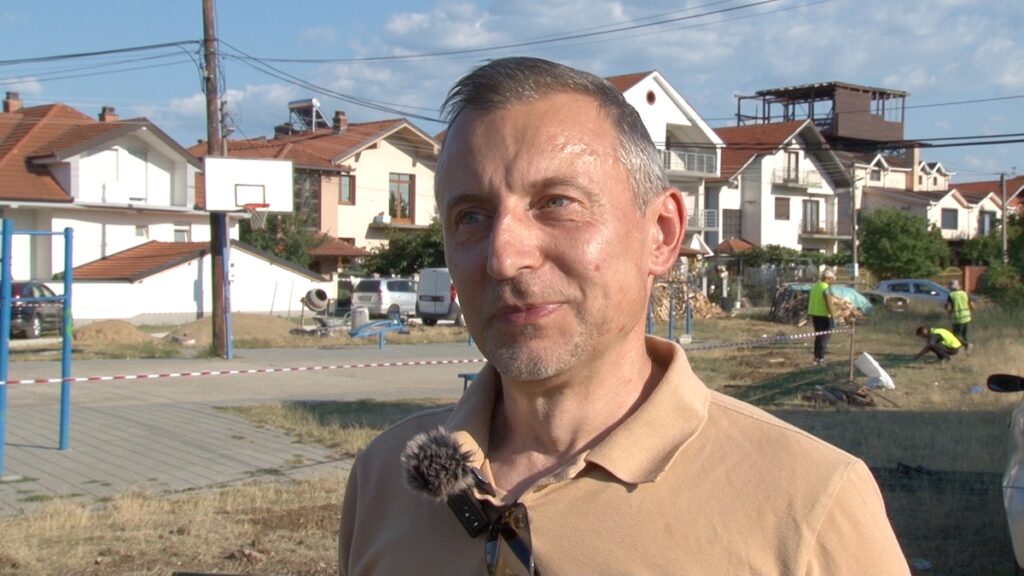 Од ливаде до уређеног игралишта у Горњем Асамбаиру