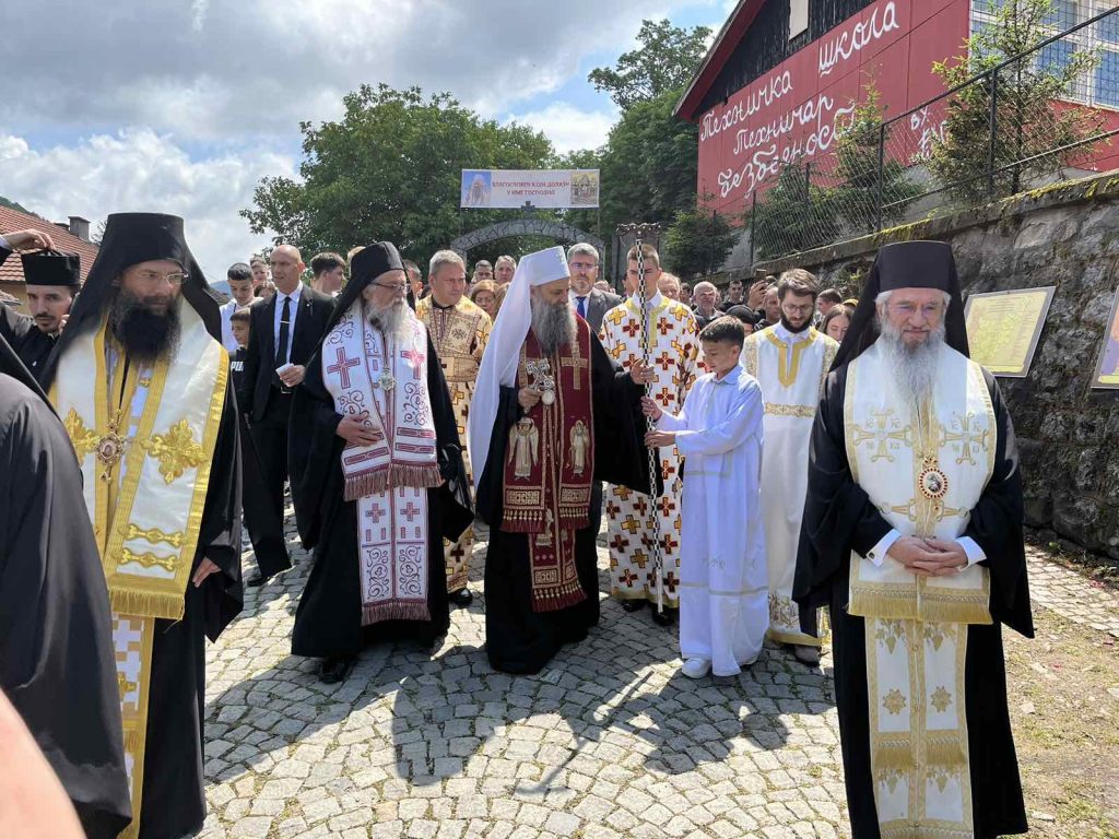 Литије од Храма Светог великомученика Георгија до Дубоке долине