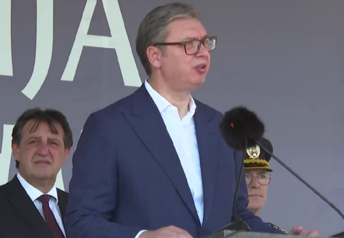 Промовисани најмлађи официри Војске Србије; Вучић: Почињете најхрабрији посао на свету
