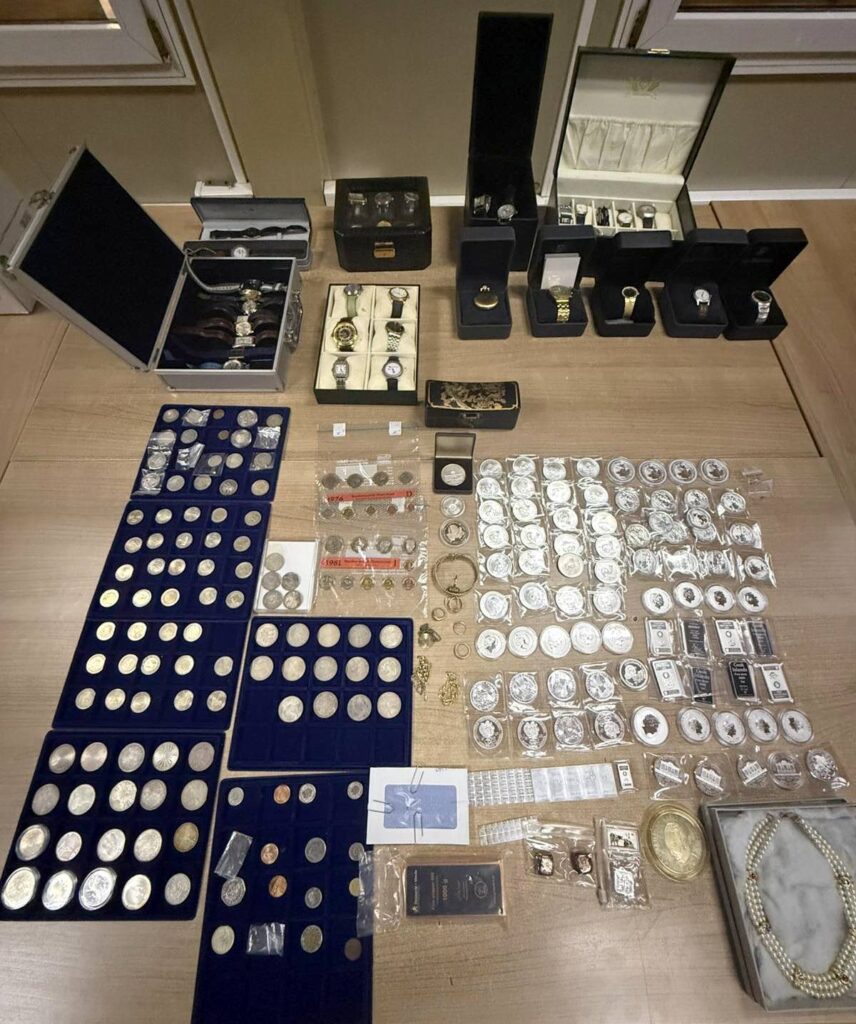 Заплењене непријављене драгоцености, нумизматика и наркотици
