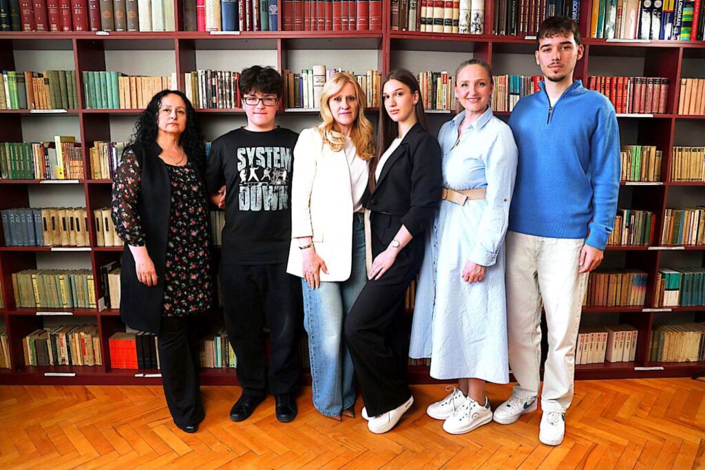 Гимназијалци бриљирали на Државном такмичењу из математике