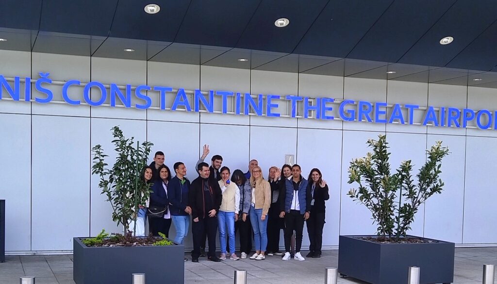 Корисници„Маштоленда“ посетили нишки аеродром