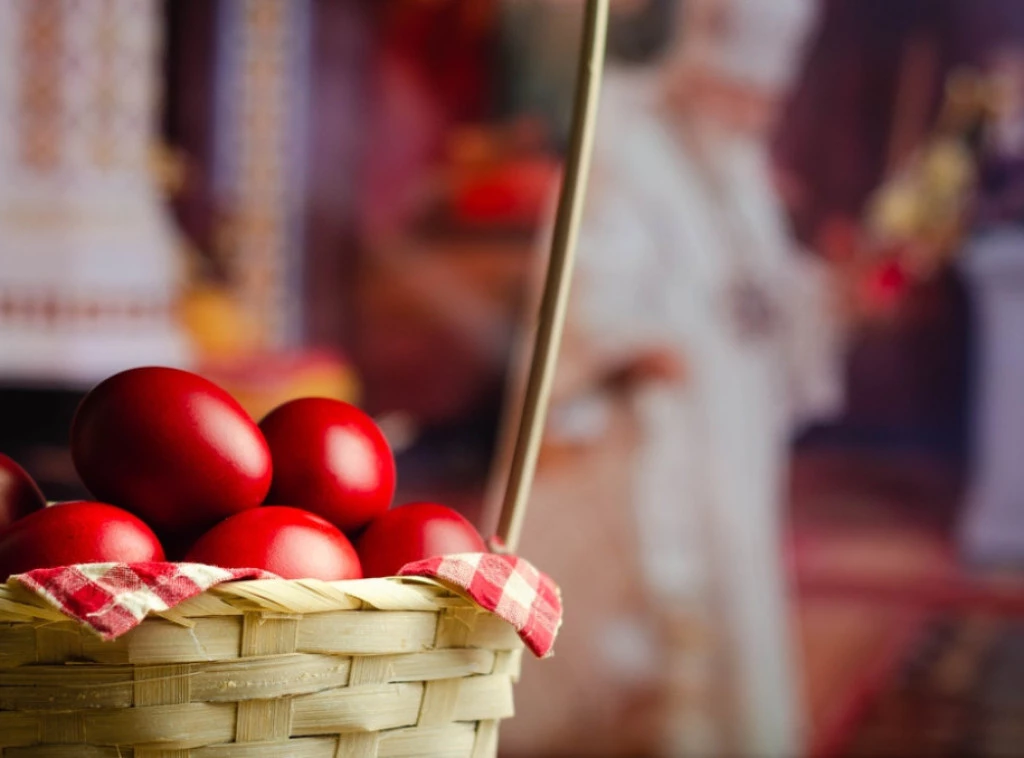 Православни верници данас славе Васкрс