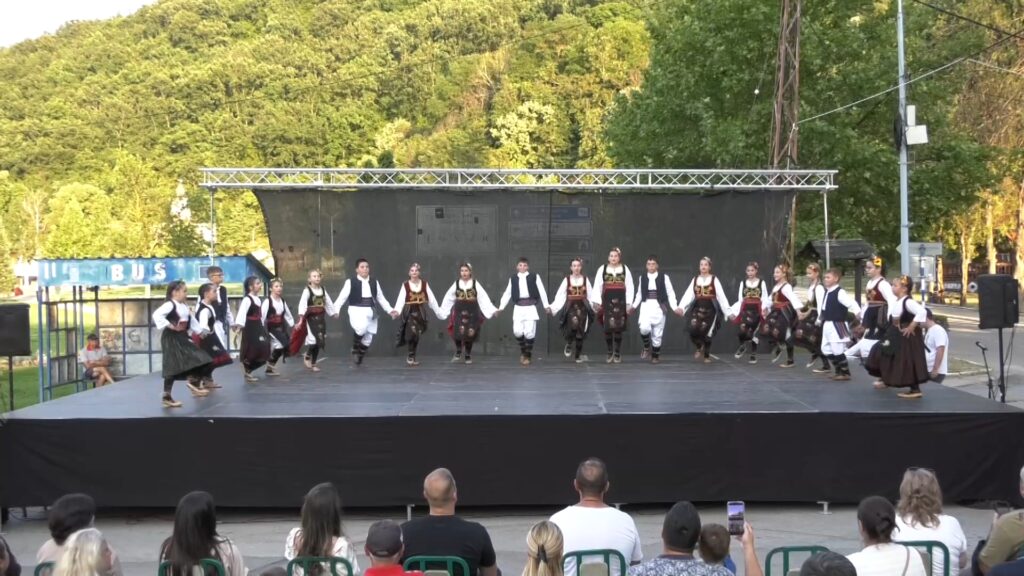 Традиција, култура и пријатељство кроз песму и игру